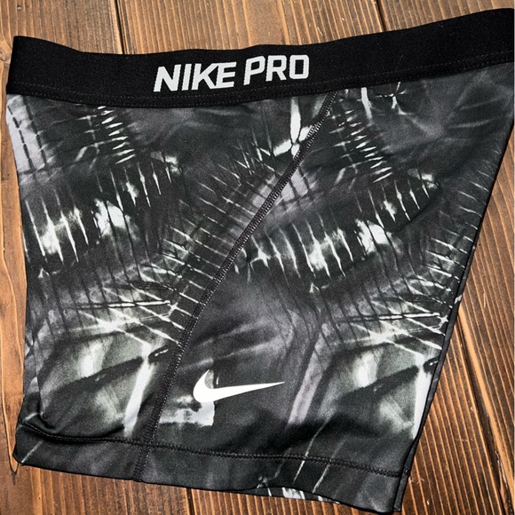 Nike Pants - Nike Pro Shorts size large